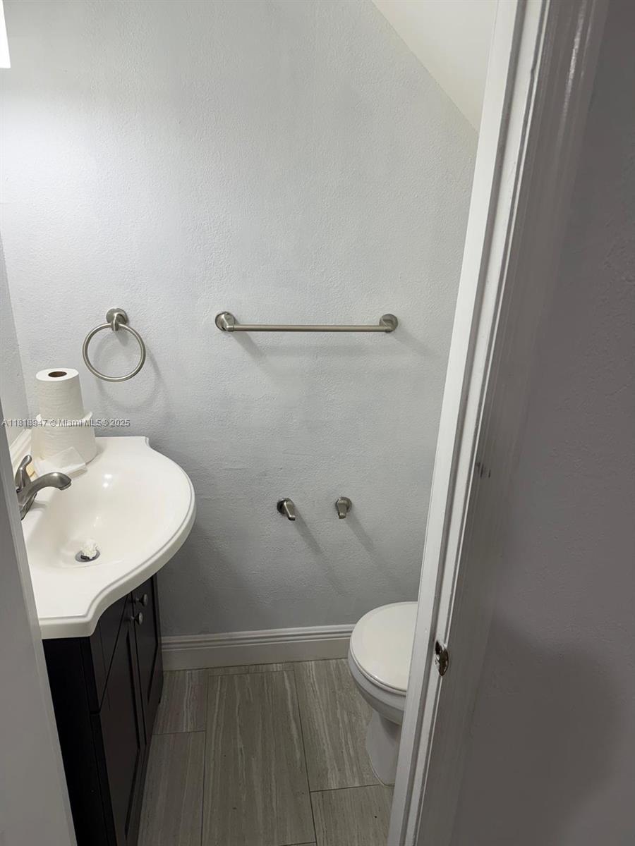 MIDWAY MANSIONS TOWNHOMES - Residential Lease