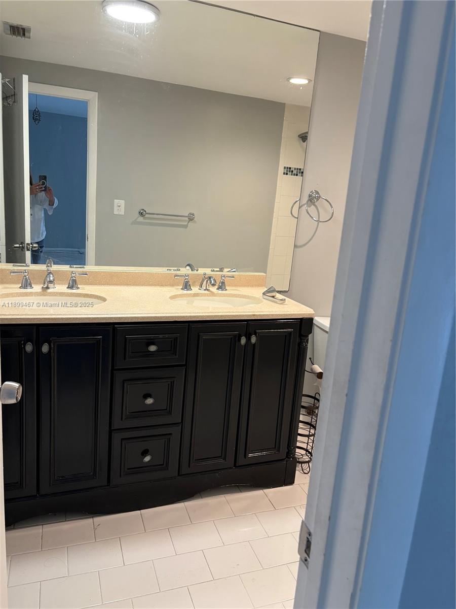 INTRACOASTAL POINT CONDO - Residential Lease