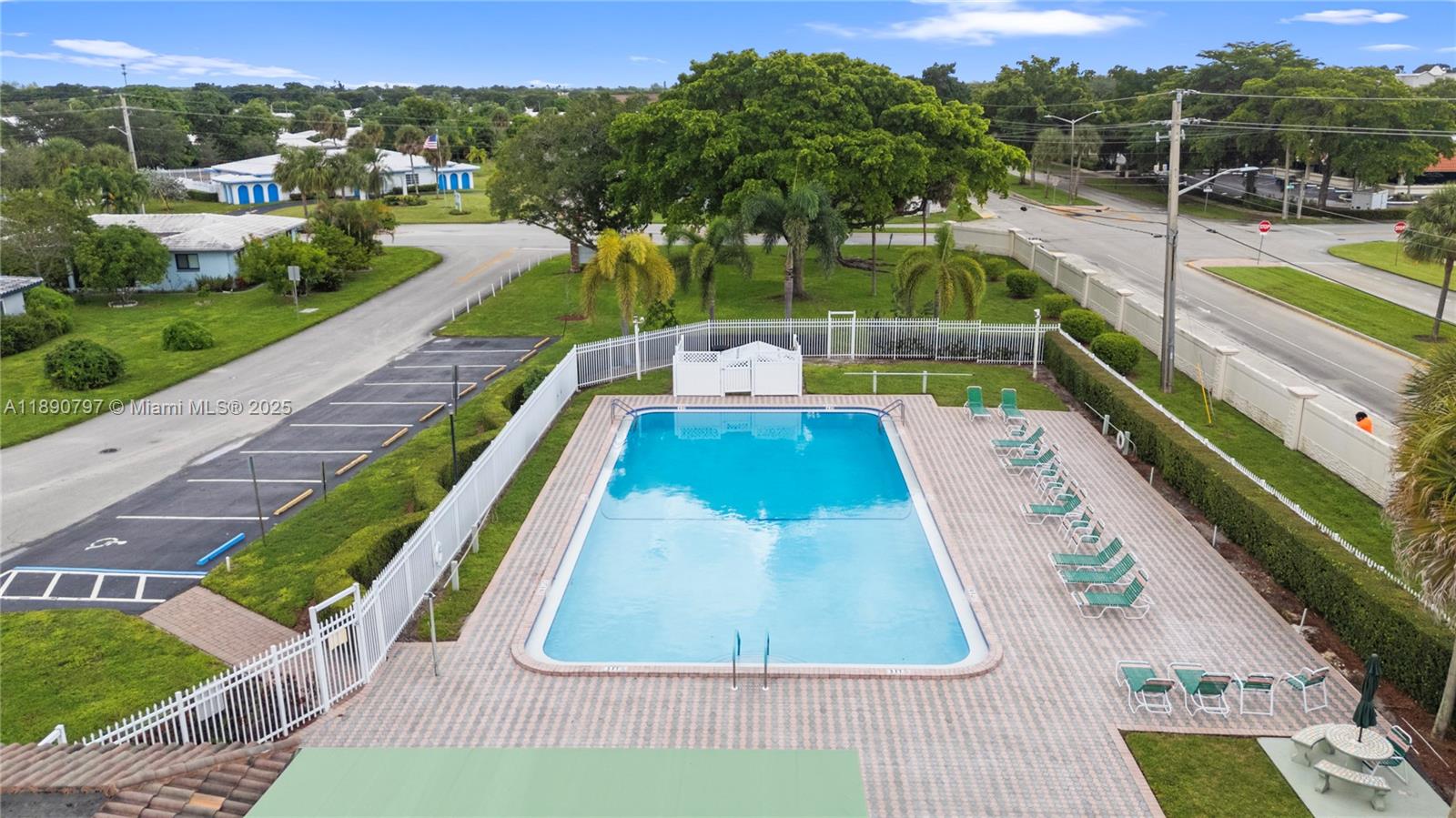 MAINLANDS OF TAMARAC LAKE - Residential