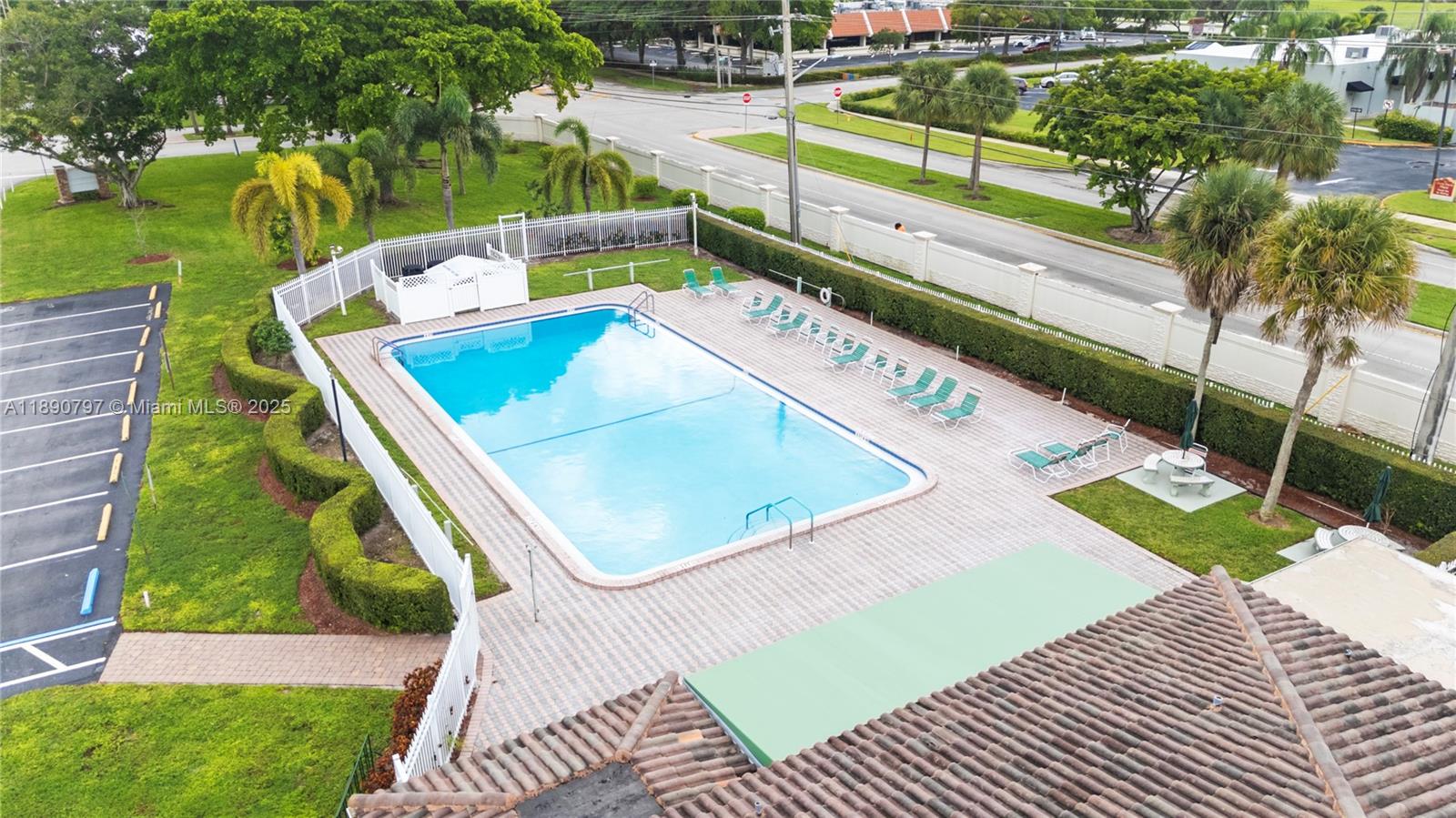 MAINLANDS OF TAMARAC LAKE - Residential