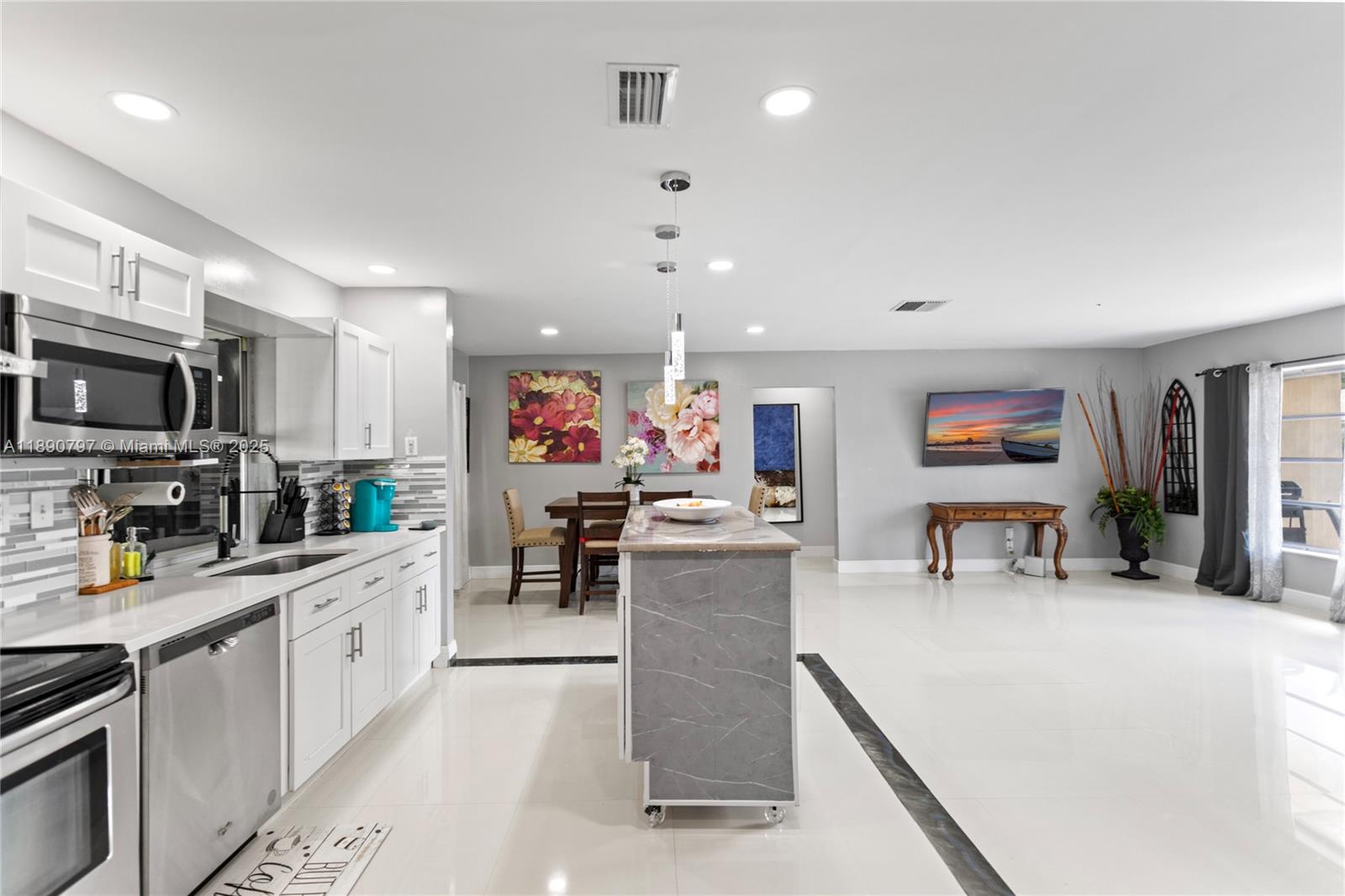 MAINLANDS OF TAMARAC LAKE - Residential
