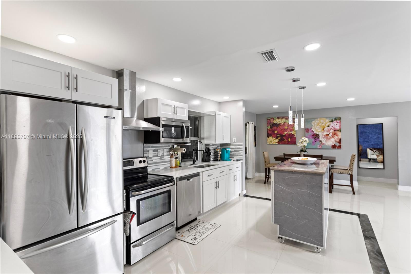 MAINLANDS OF TAMARAC LAKE - Residential