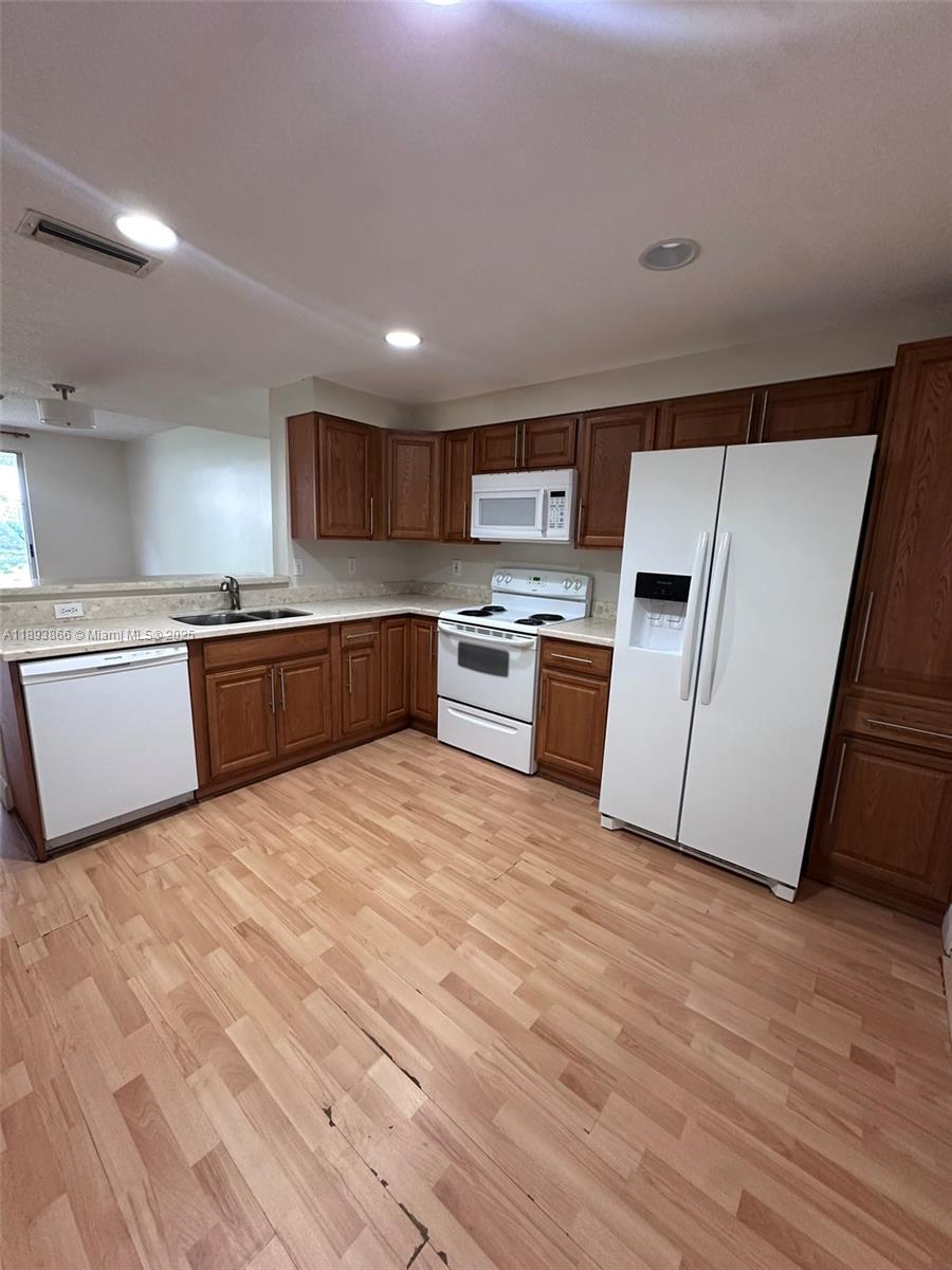 SECTORS 3 & 4 BOUNDARY PL - Residential Lease