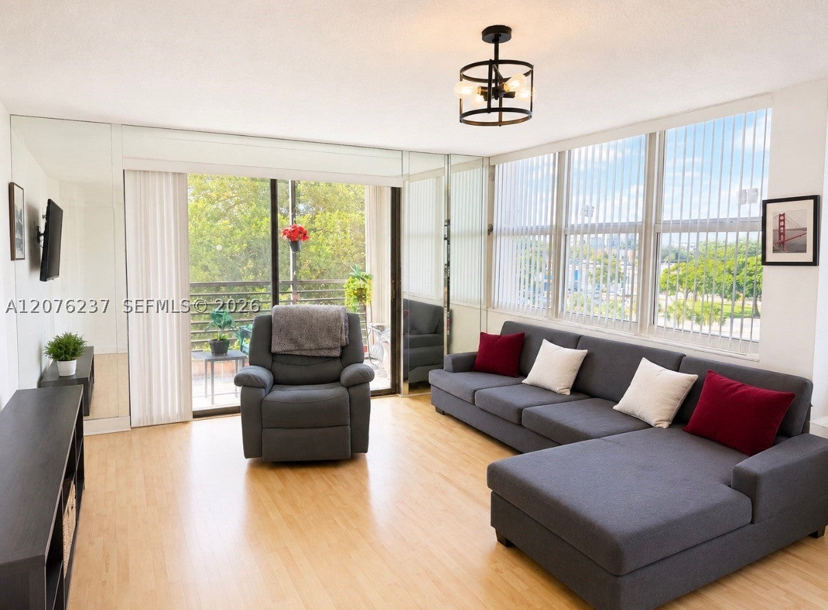 1100 Saint Charles Pl 504, Pembroke Pines FL 33026