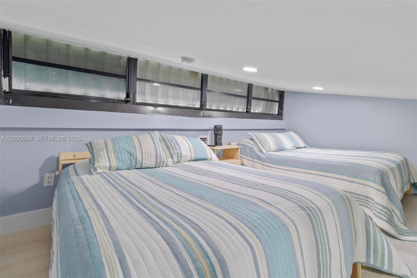 EXECUTIVE BAY CLUB - Residential