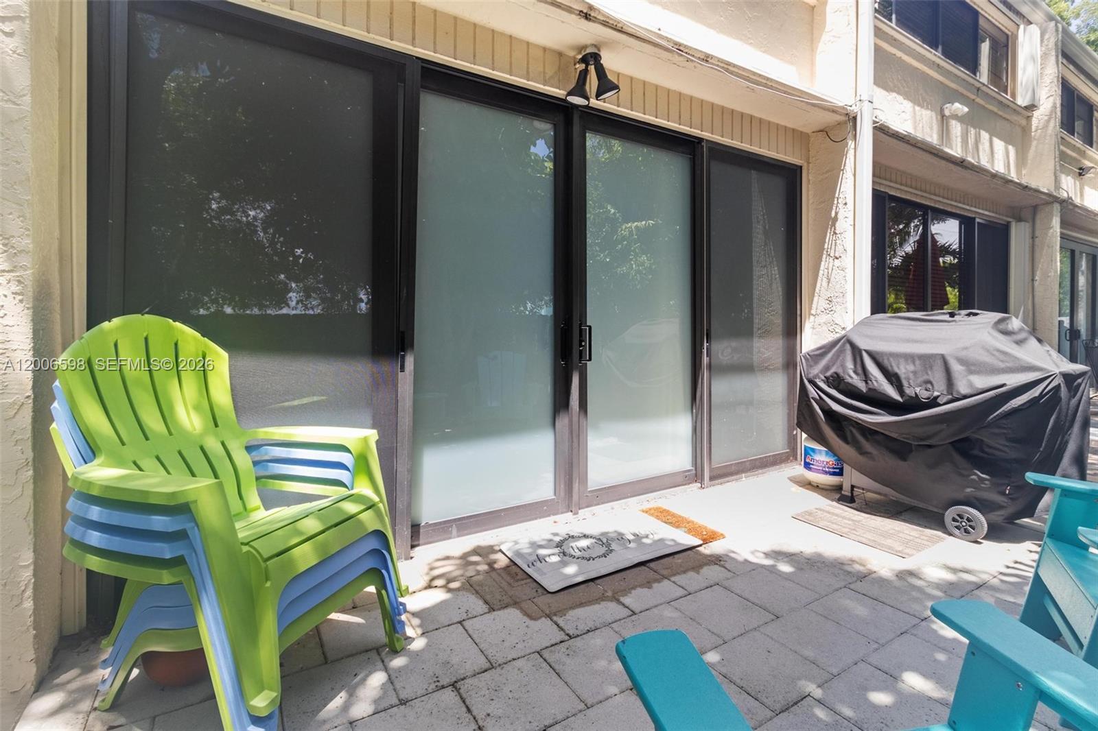 EXECUTIVE BAY CLUB - Residential