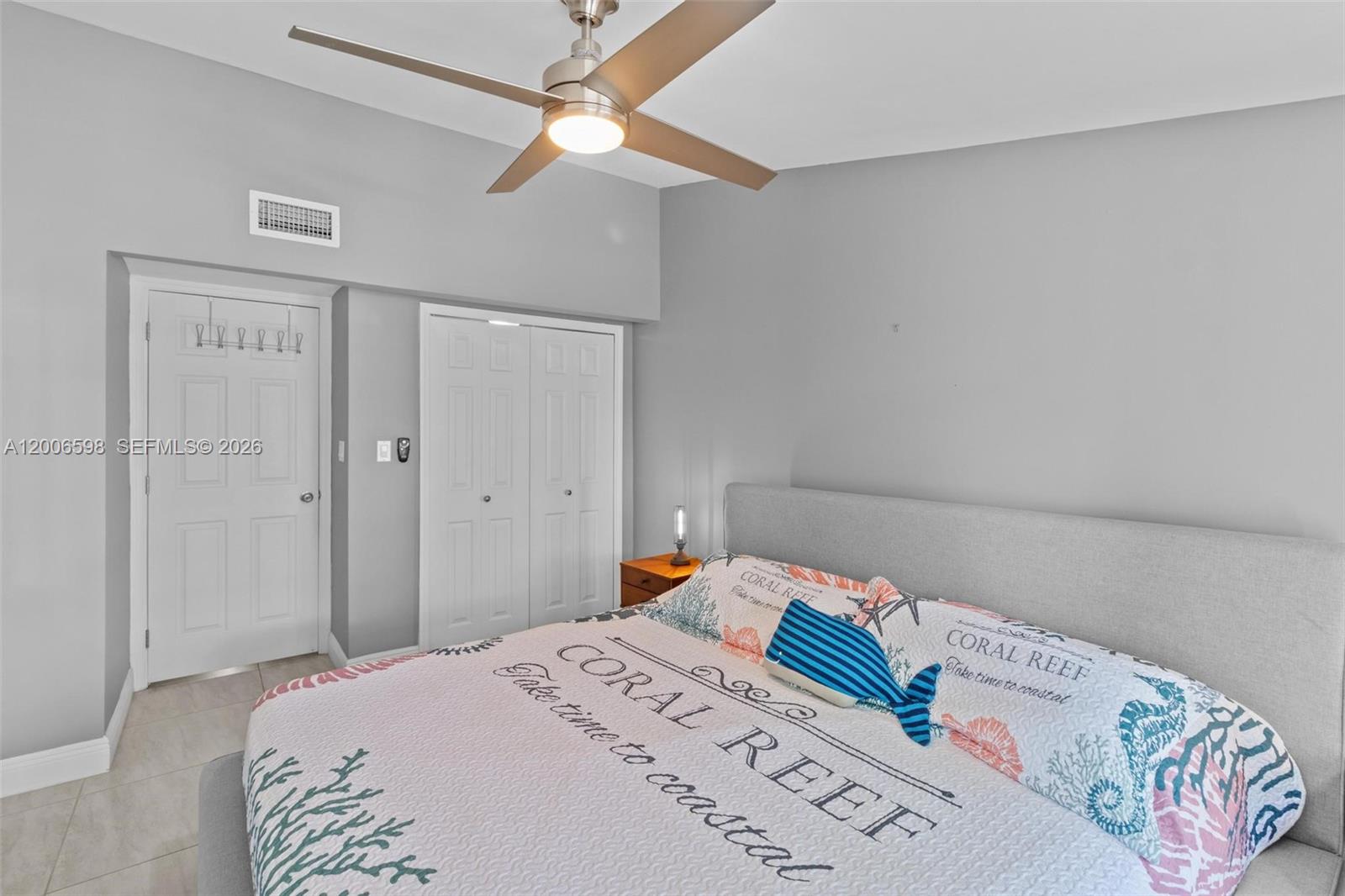 EXECUTIVE BAY CLUB - Residential
