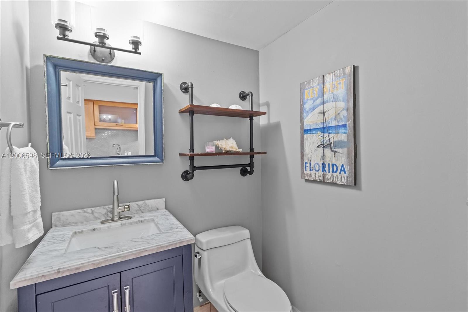 EXECUTIVE BAY CLUB - Residential