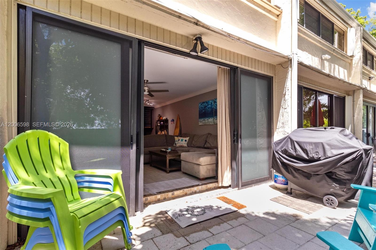 EXECUTIVE BAY CLUB - Residential