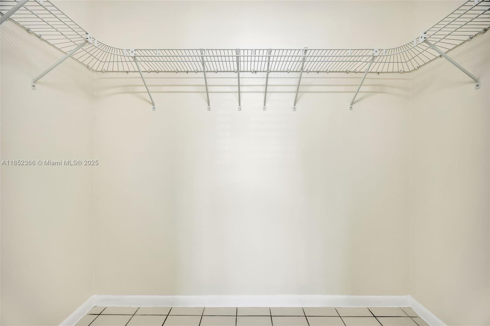 GARDEN OF KENDALL CONDO N - Residential