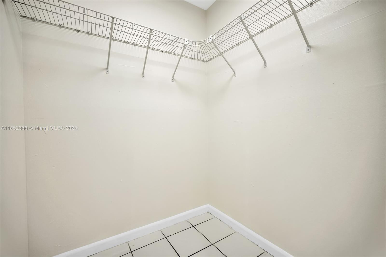 GARDEN OF KENDALL CONDO N - Residential