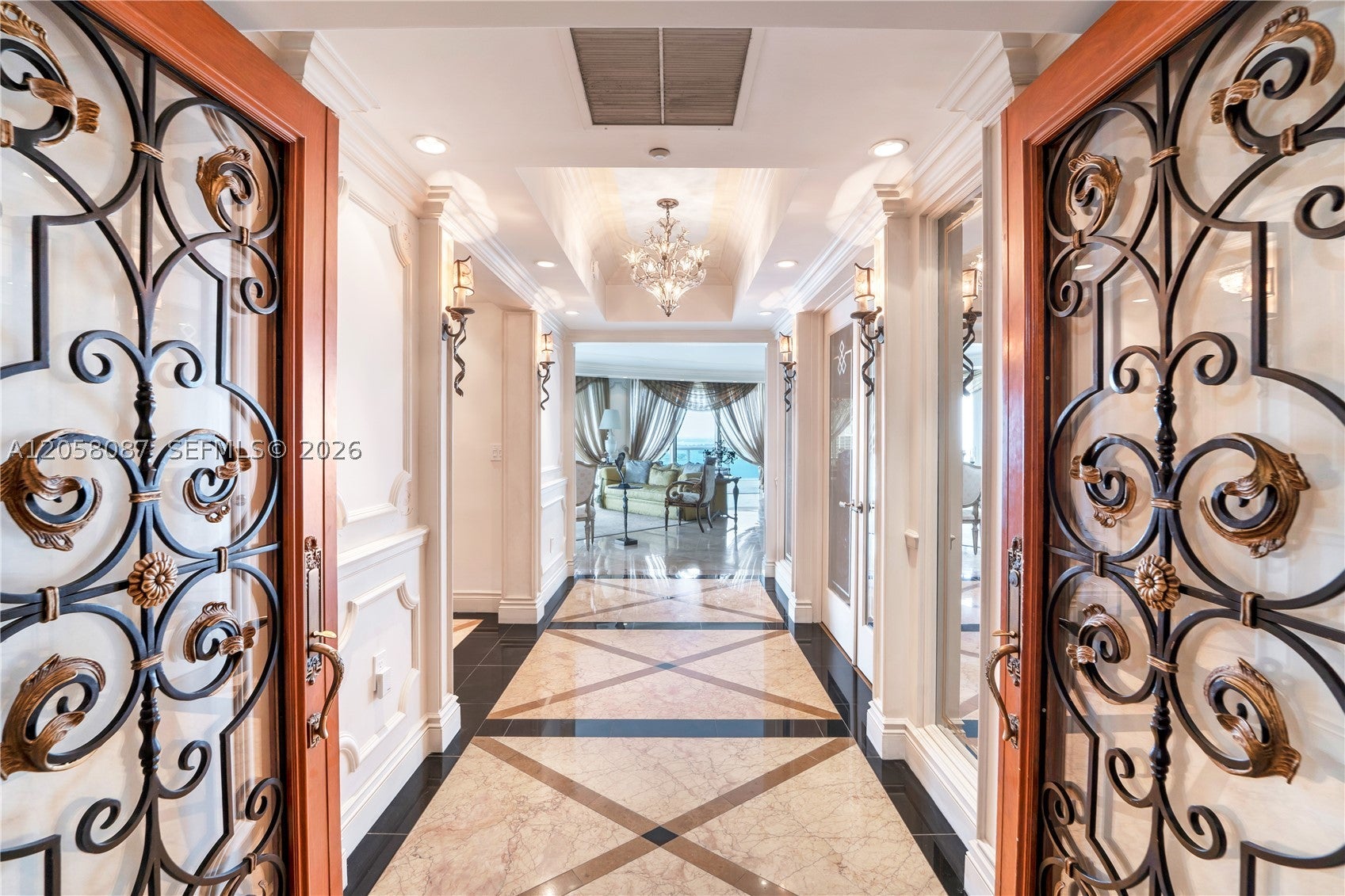 1000 S Pointe Dr 2501