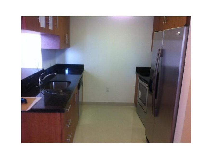 BEAUTIFUL 1B/1B UNIT IN NEW BUILDING WITH AMAZING VIEWS AND AMENITIES.  WOOD FLOORS IN COMMON AREAS AND CARPET IN BEDROOM!!!!