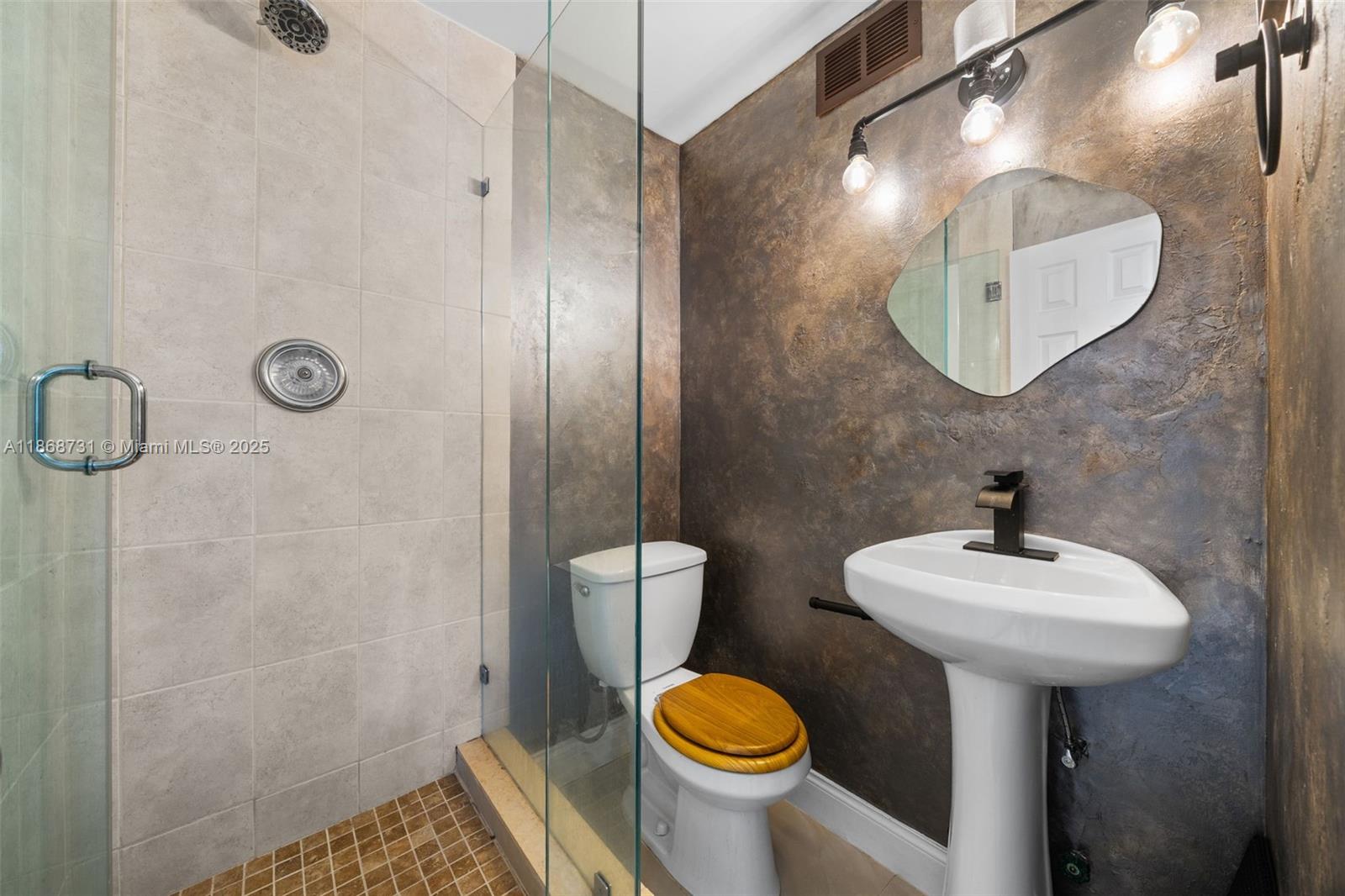 OCEANVIEW PARK CONDO - Residential