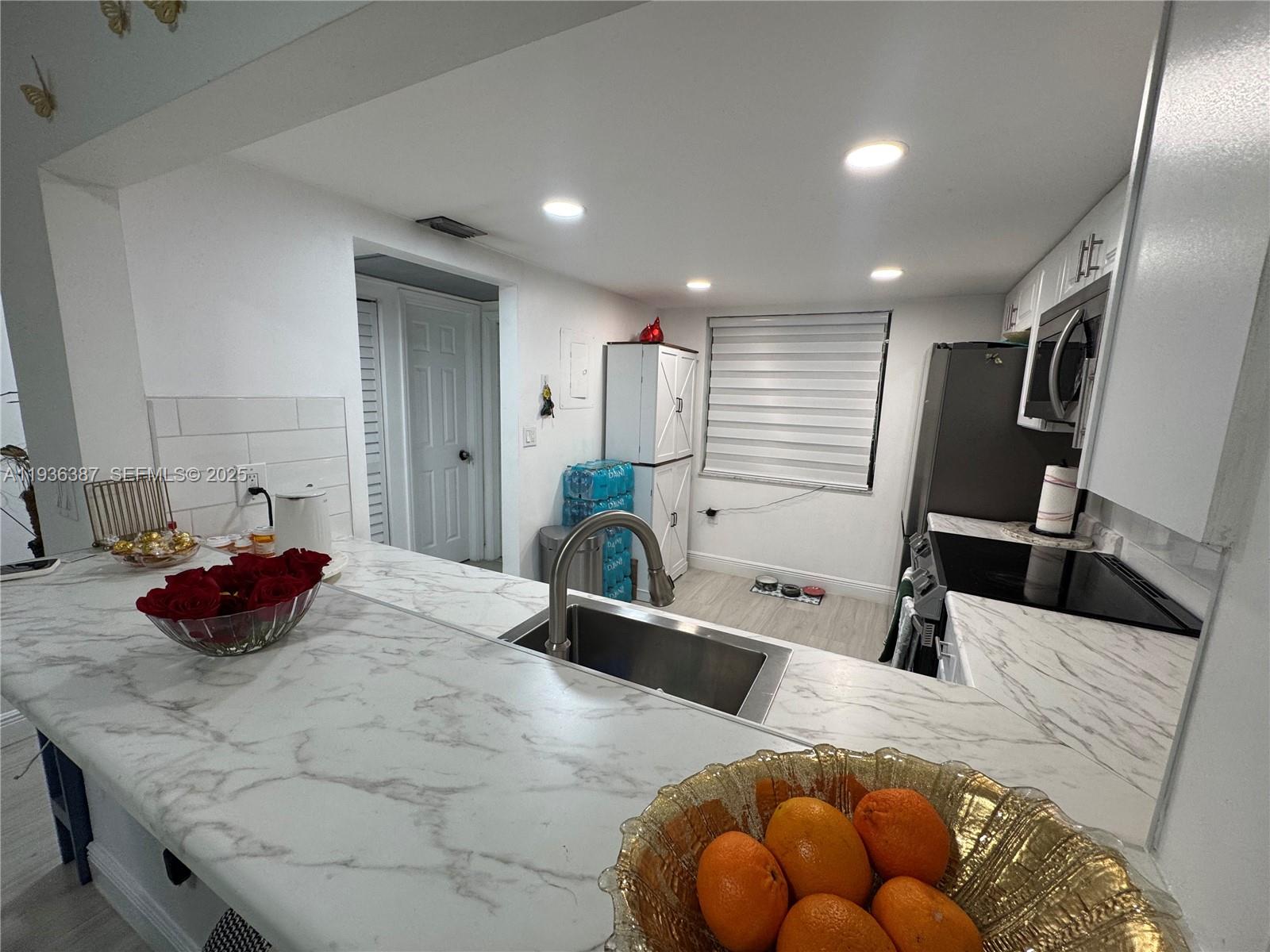 900 Colony Point Cir 218