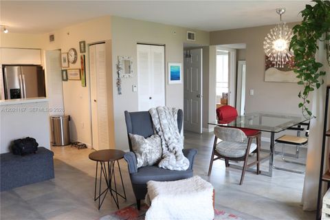 Tiny photo for Boynton Beach, FL 33435 (MLS # A12021167)