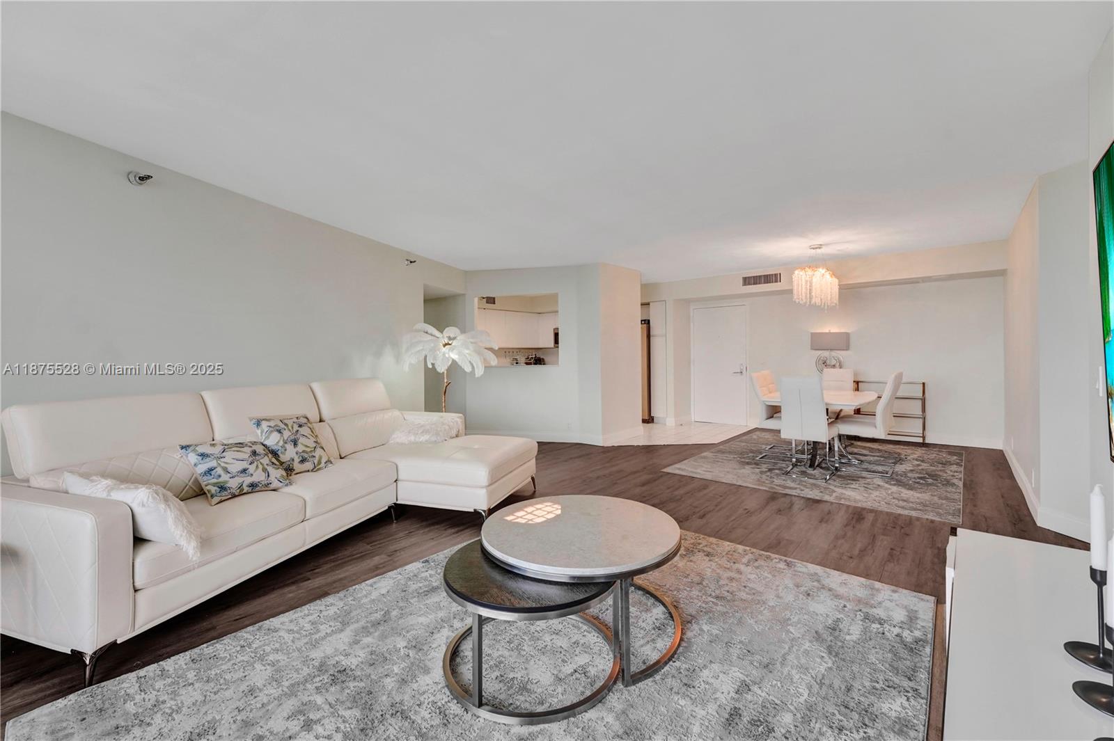 3500 Mystic Pointe Dr 3302