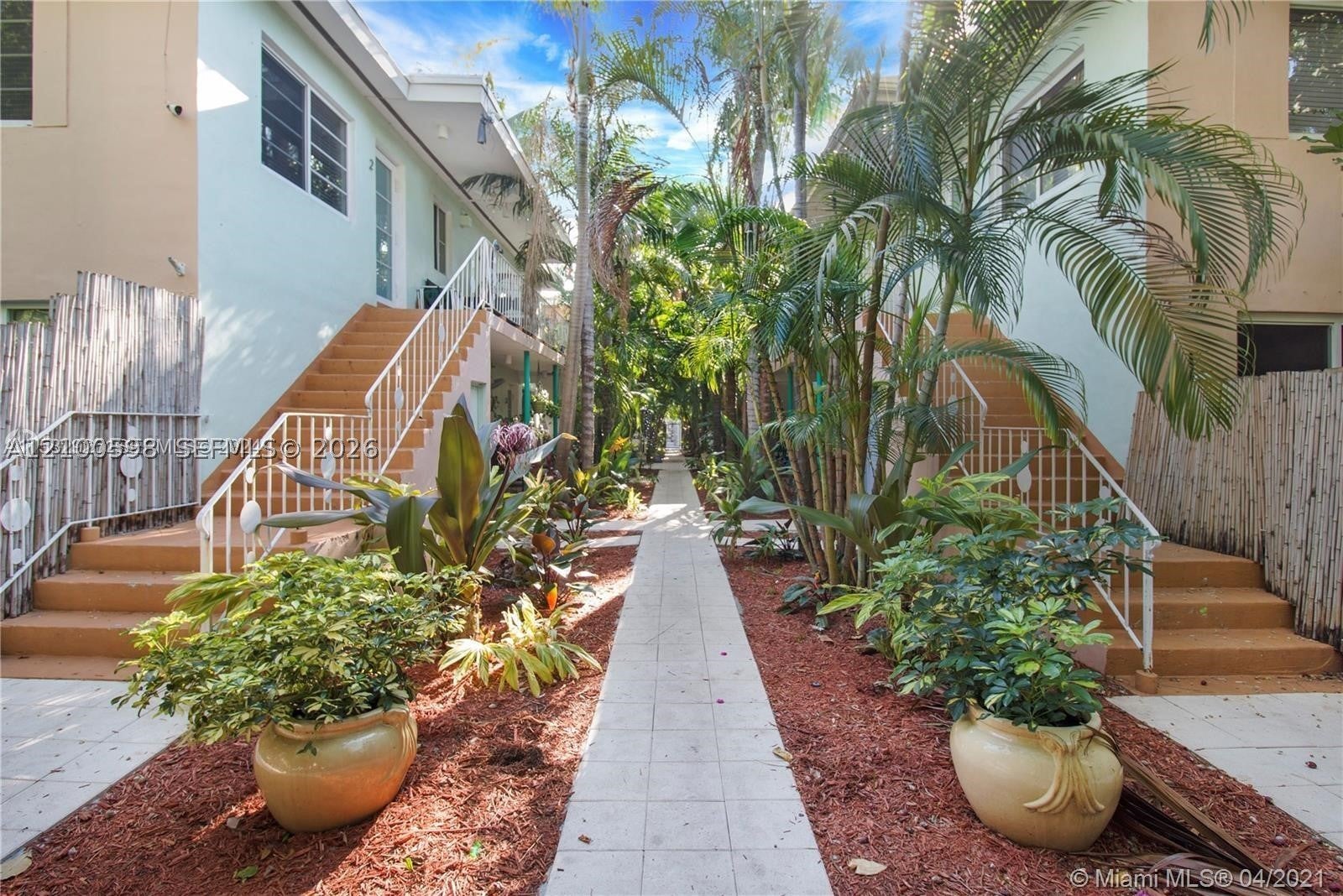 1127 Meridian Ave 6-1127