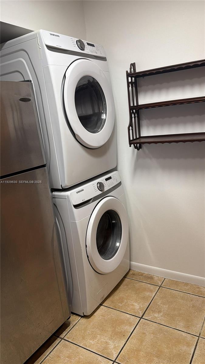 ROZLAND CONDO - Residential Lease