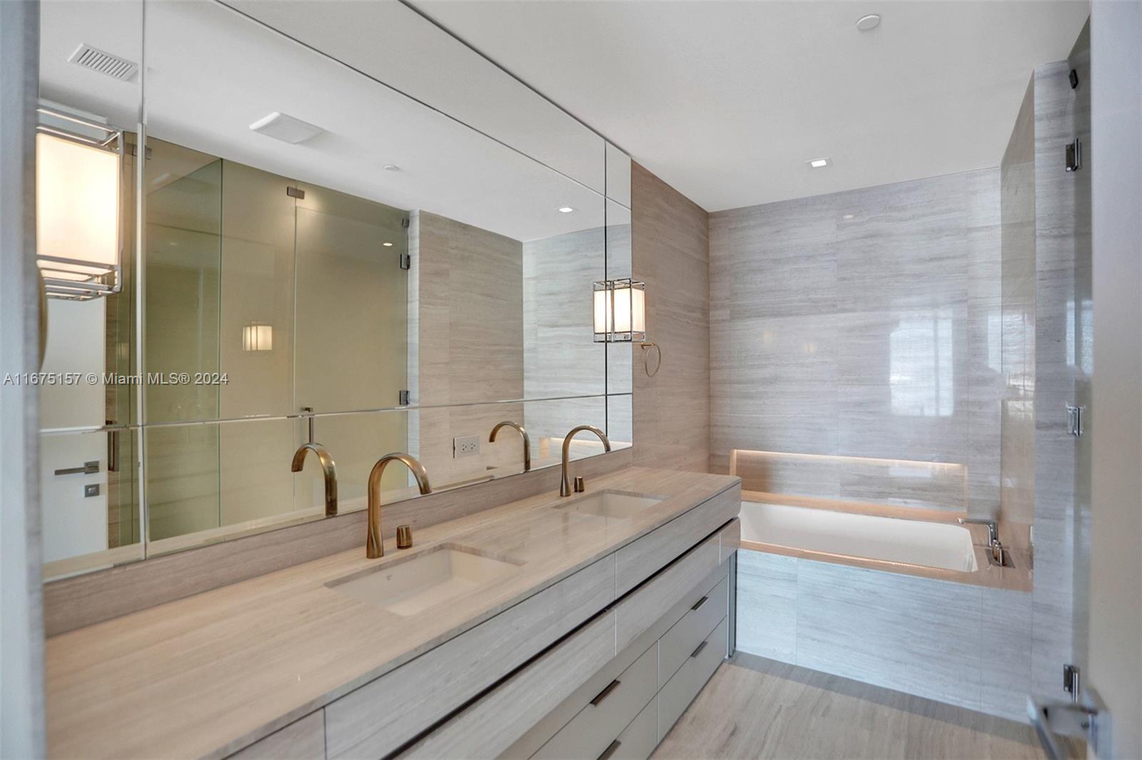 ARMANI CASA - Residential