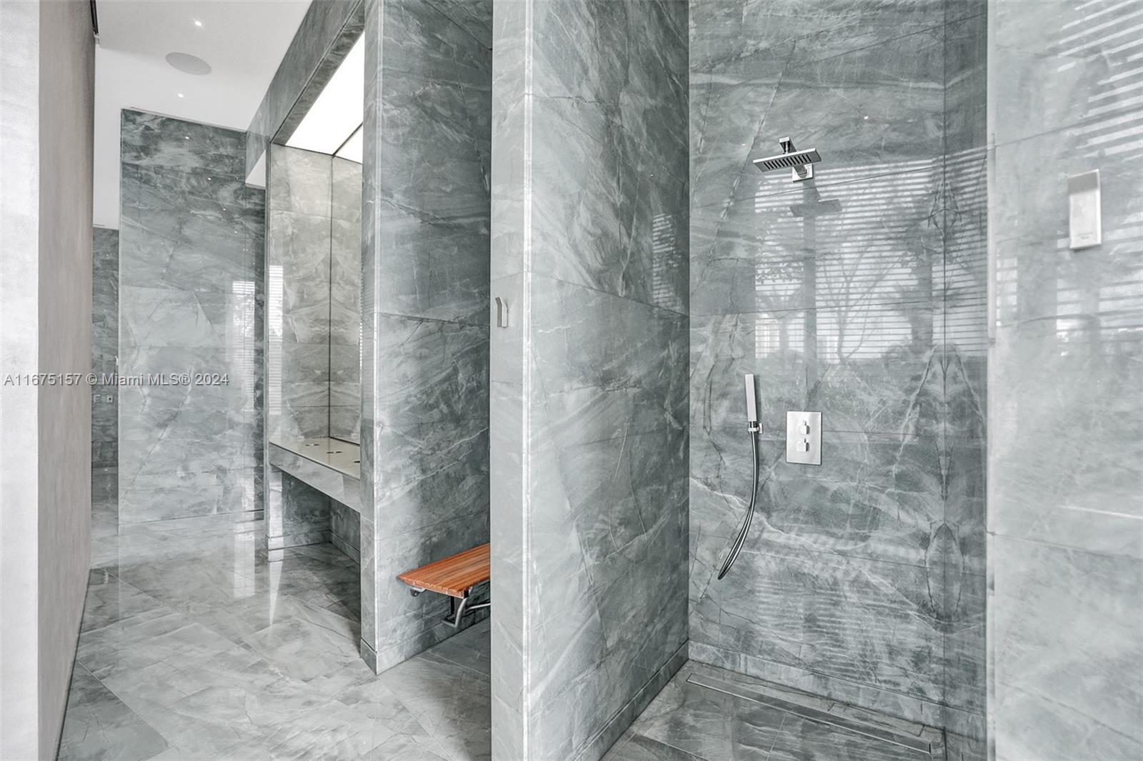 ARMANI CASA - Residential