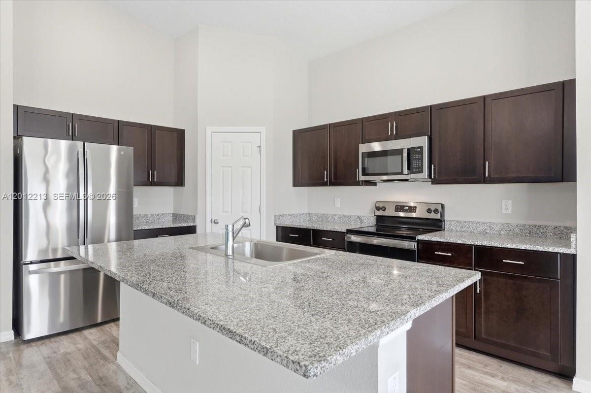 PINNACLE POINT - Residential