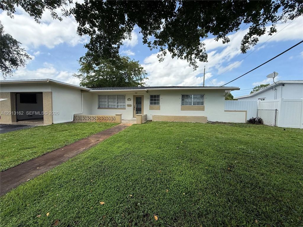 Photo of 7611 NW 2nd St #7611, Pembroke Pines, FL 33024 (MLS # A12013162)
