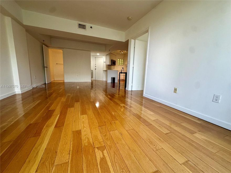 Beautiful apartment with washer and dryer inside, it has 1 bedroom, 1.5 bathroom and walk-in closet. This unit is quiet, across from the beach , clean and spacious. Building has assigned cover parking, a pool and sauna. Close to the Four Seasons and Bal Harbour. PROPERTY IS CURRENTLY BEING RENTED, Lease ends in September $2400 ! Please text Agent before calling for showings