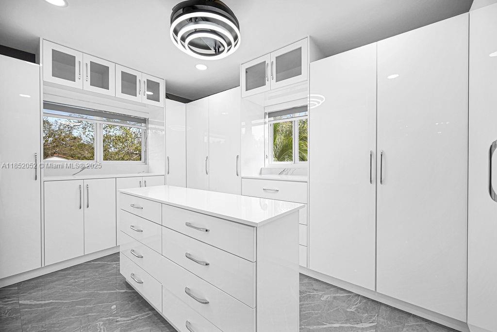 SUNILAND ESTATES - Residential Lease