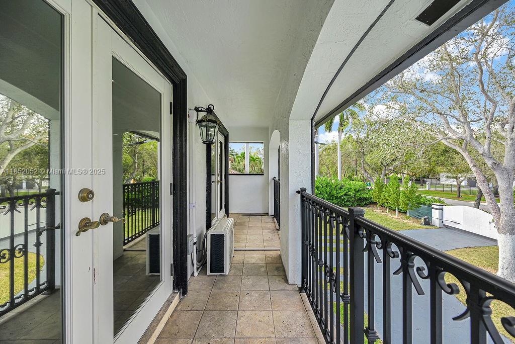 SUNILAND ESTATES - Residential Lease