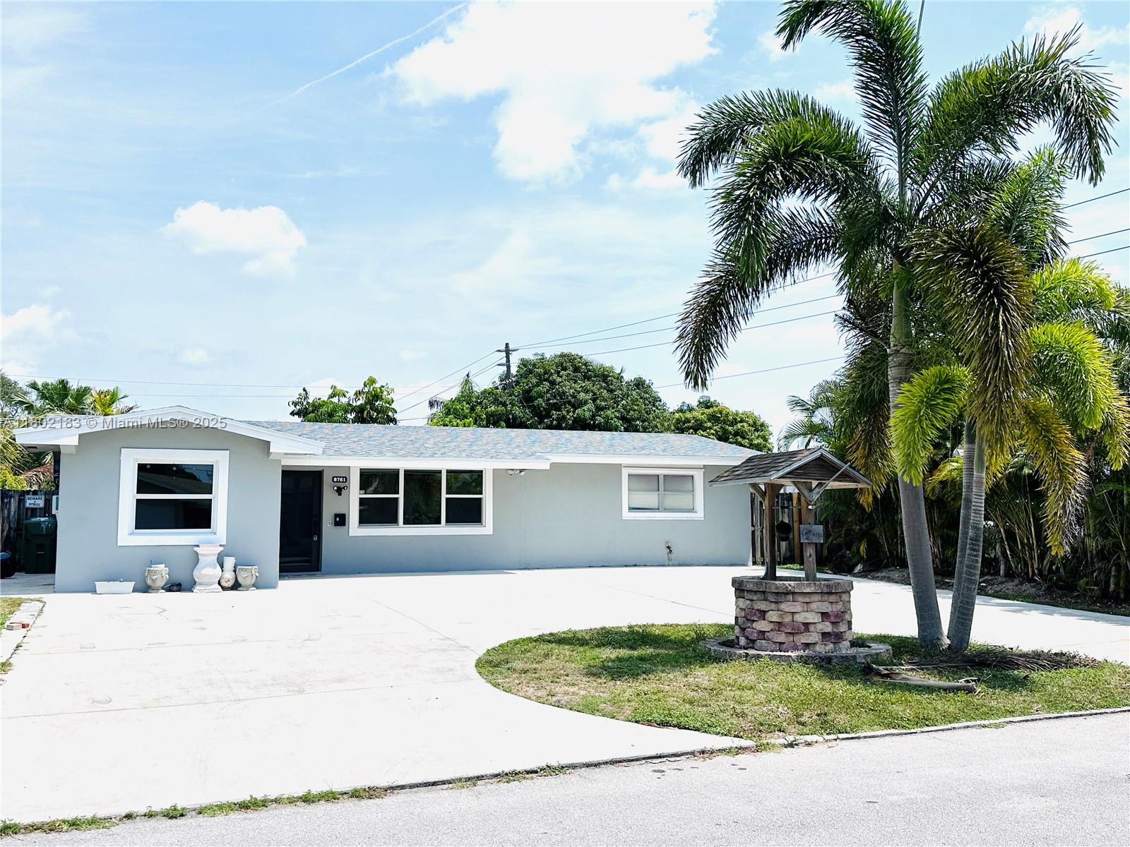 8761 Nw 12th St, Pembroke Pines, Miami-Dade County, Florida - 3 Bedrooms  
2 Bathrooms - 