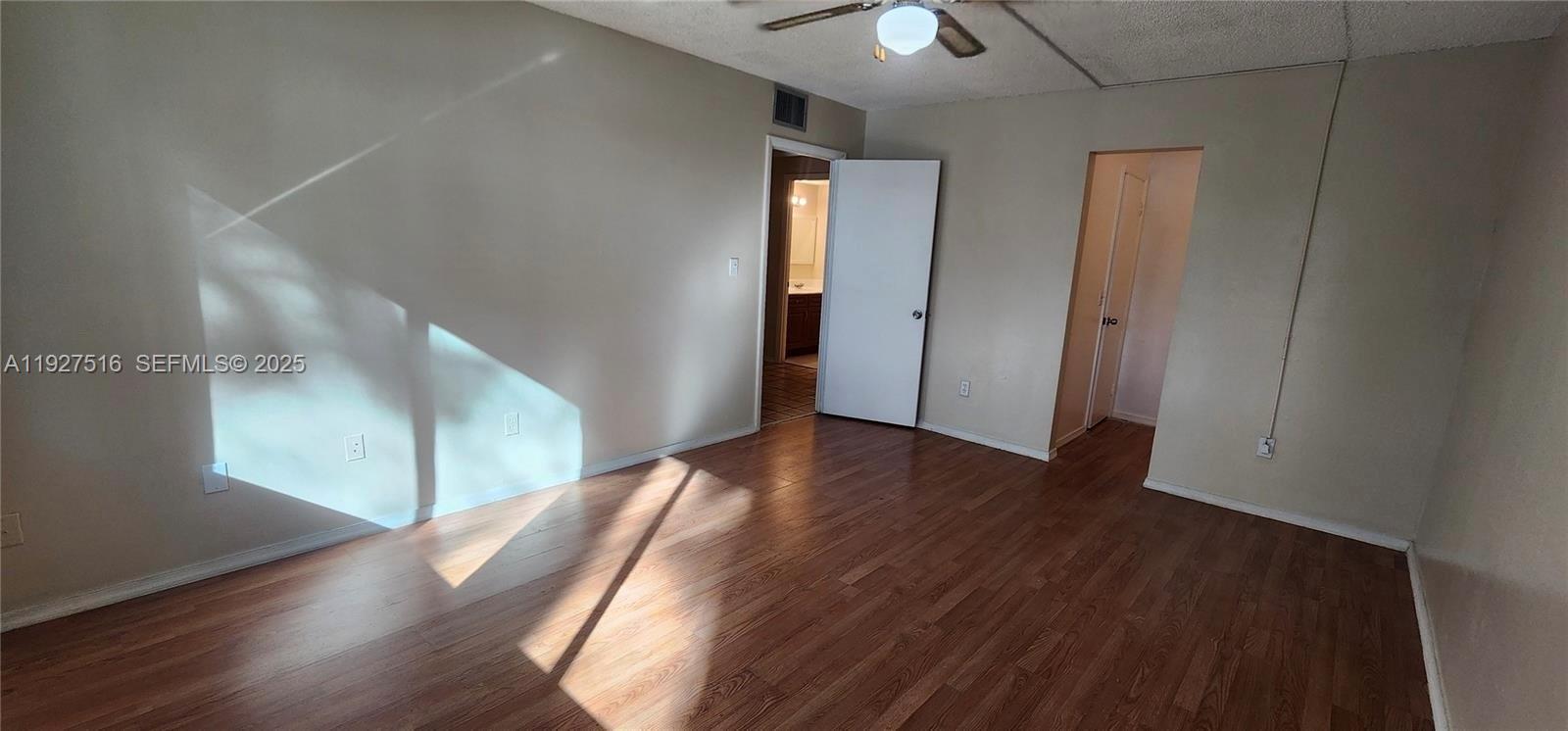 NARANJA LAKES CONDO NO 5 - Residential