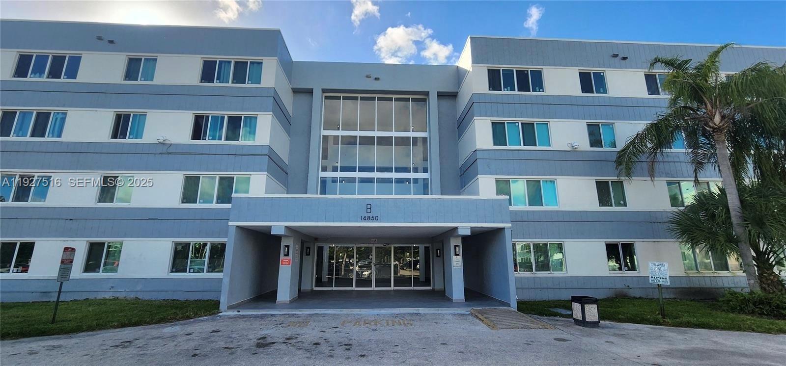 NARANJA LAKES CONDO NO 5 - Residential