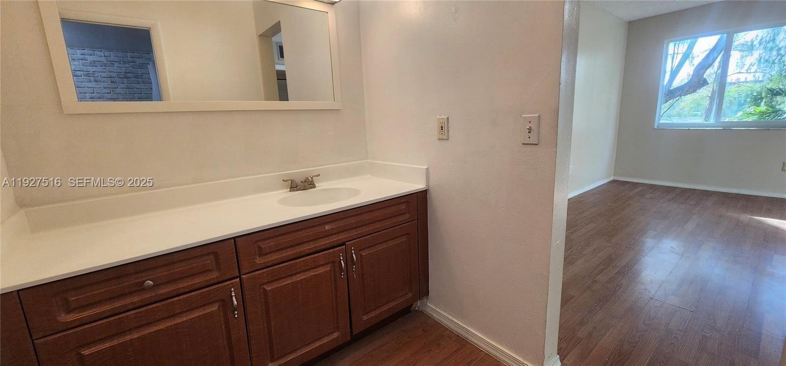 NARANJA LAKES CONDO NO 5 - Residential