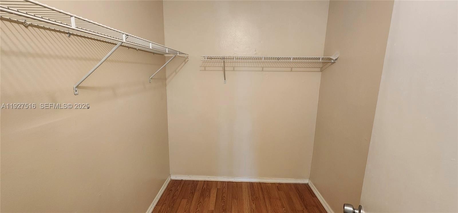 NARANJA LAKES CONDO NO 5 - Residential