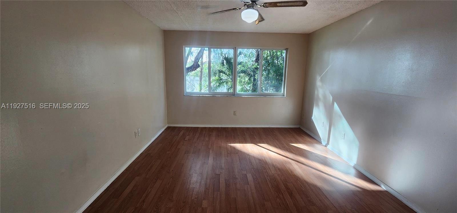 NARANJA LAKES CONDO NO 5 - Residential