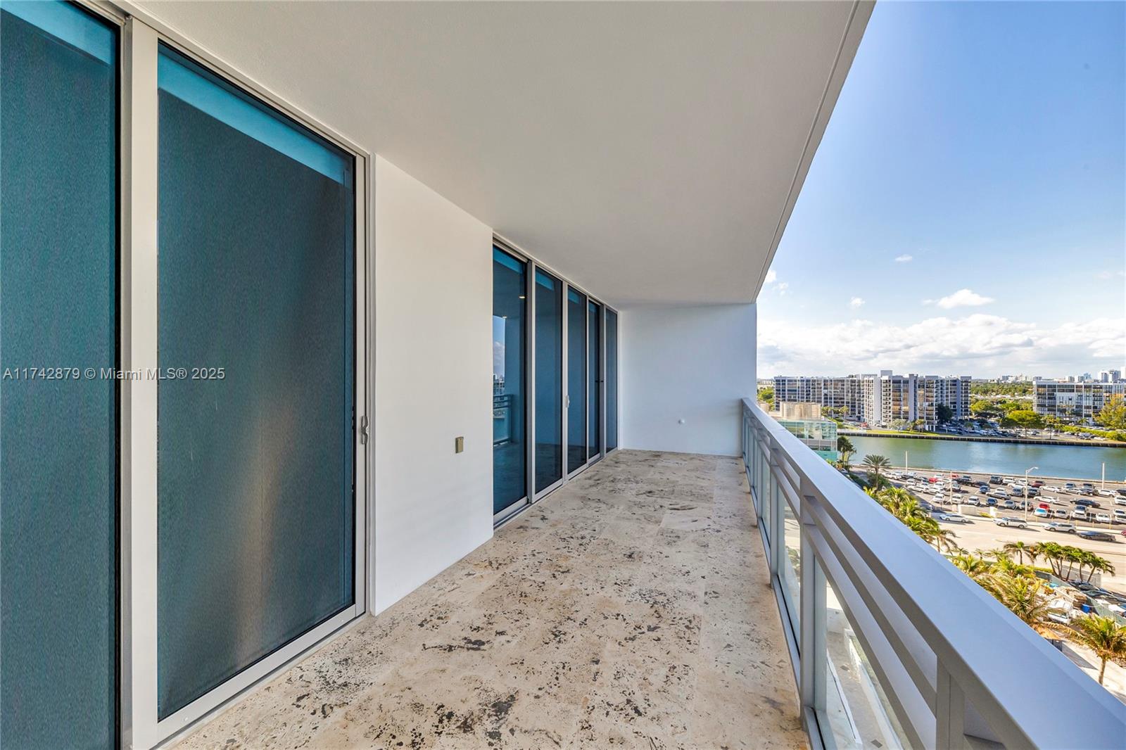 DIPLOMAT OCEANFRONT RESID - Residential