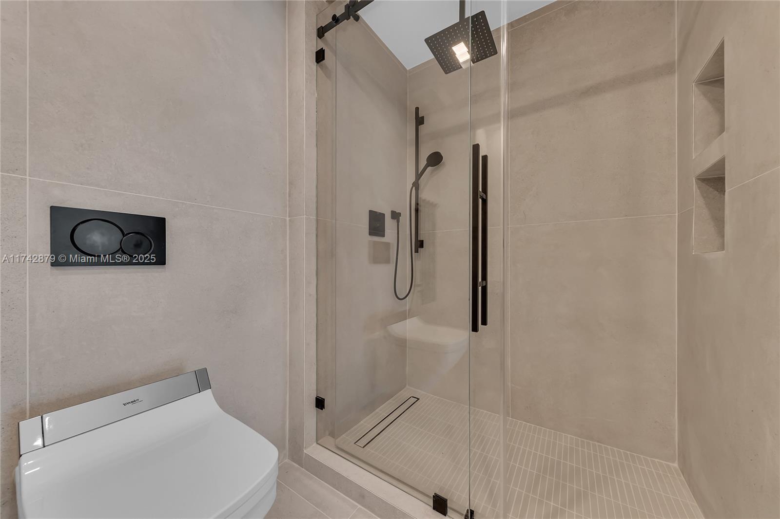 DIPLOMAT OCEANFRONT RESID - Residential