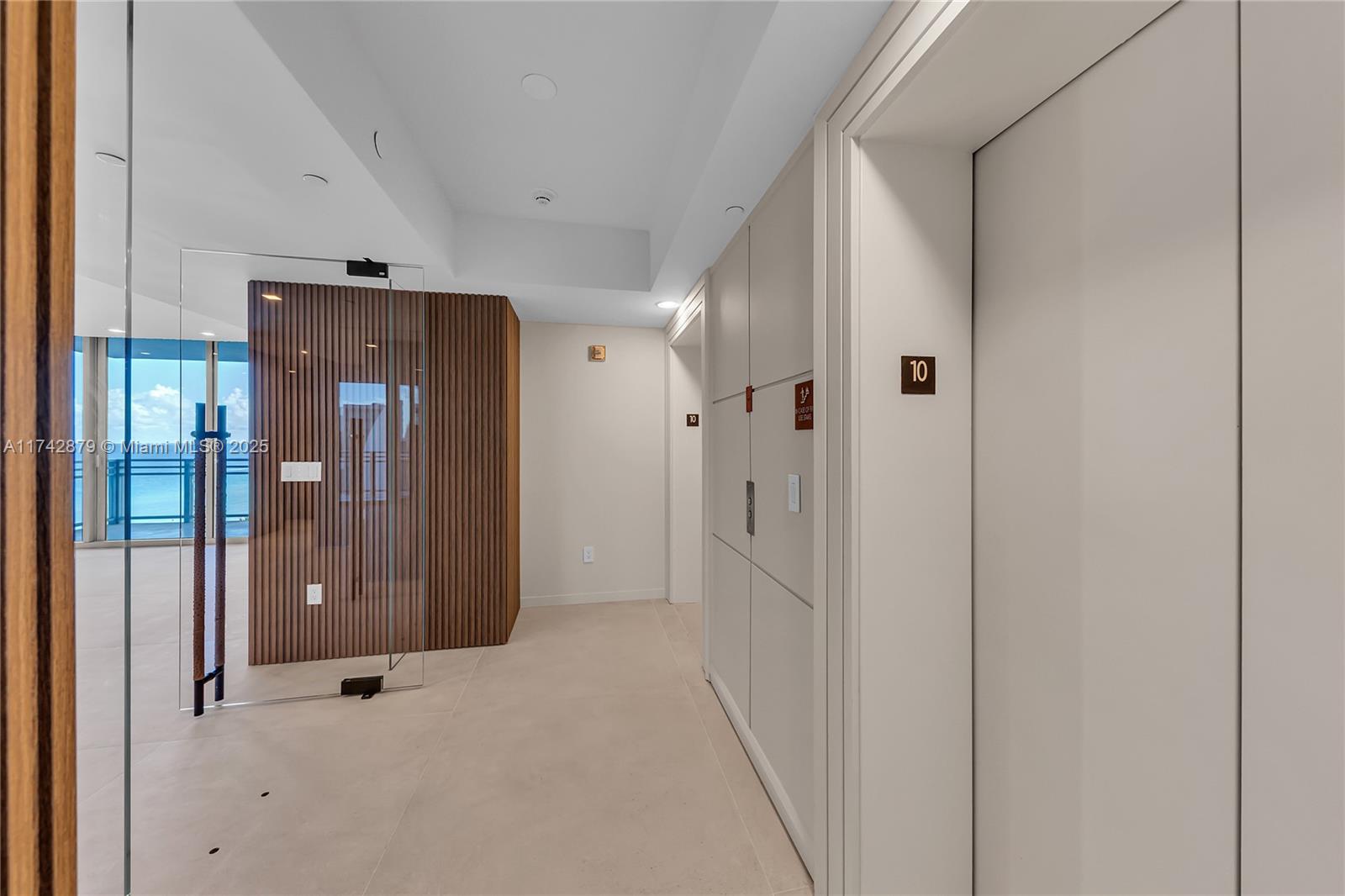 DIPLOMAT OCEANFRONT RESID - Residential