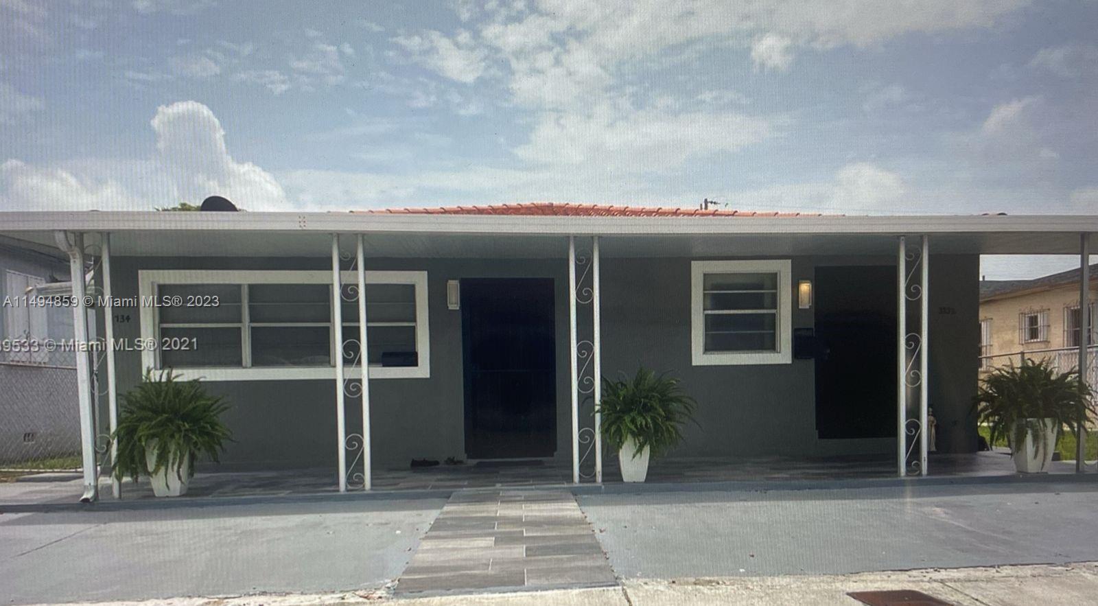 Beautifully updated 2 bedroom 1 bathroom duplex. Easy to show. Won't last!