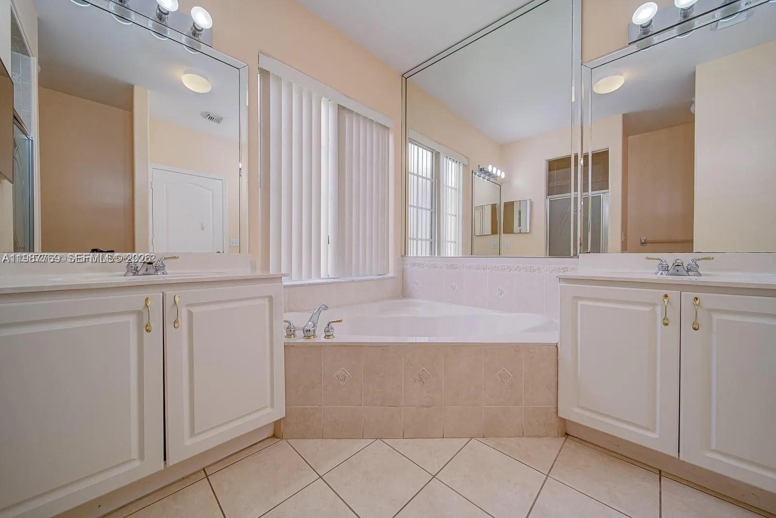 BISMARK HOMES AT VENEZIA - Residential Lease