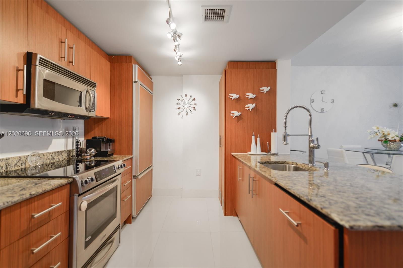 10275 Collins Ave 307