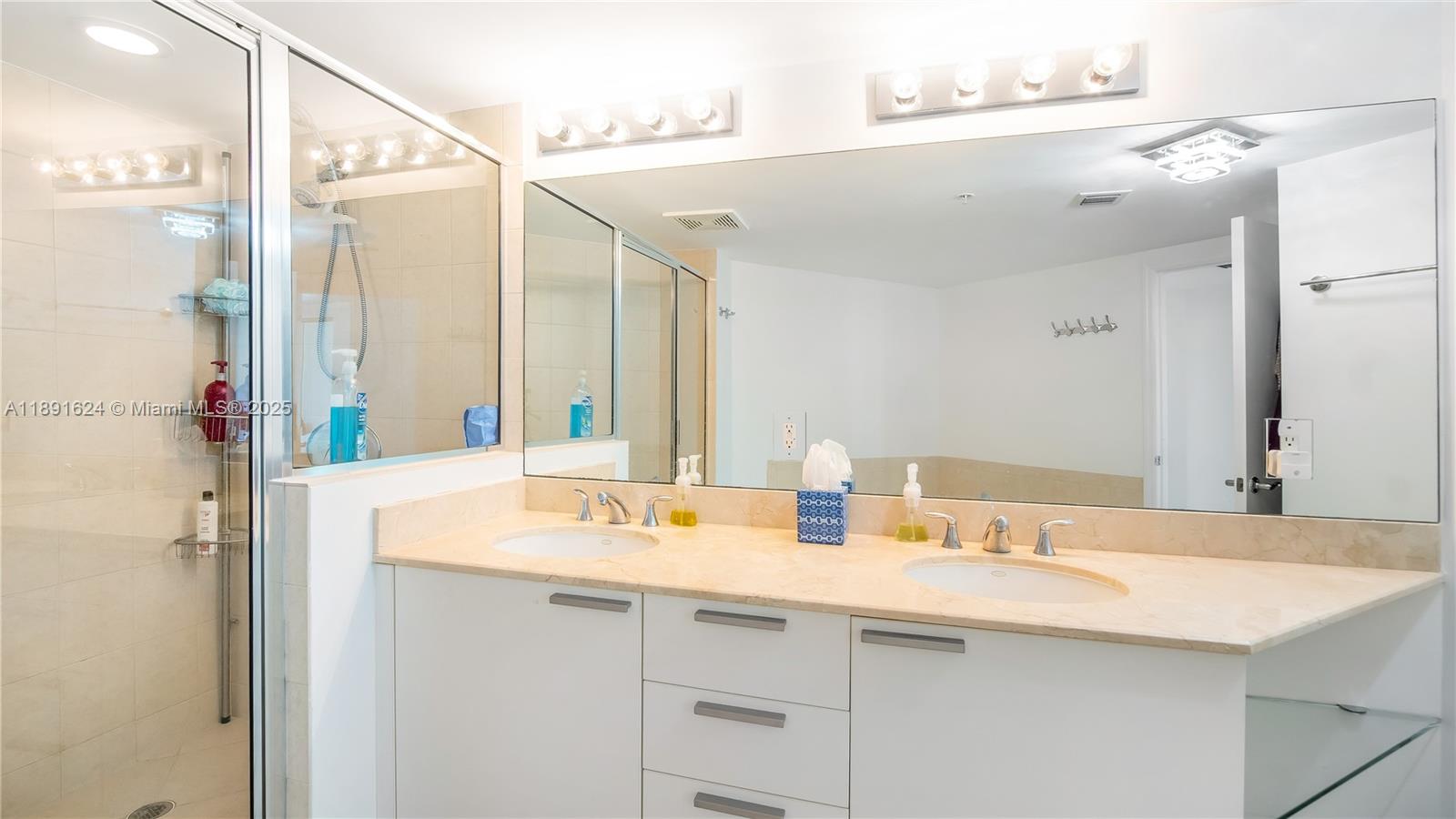LA PERLA CONDO - Residential