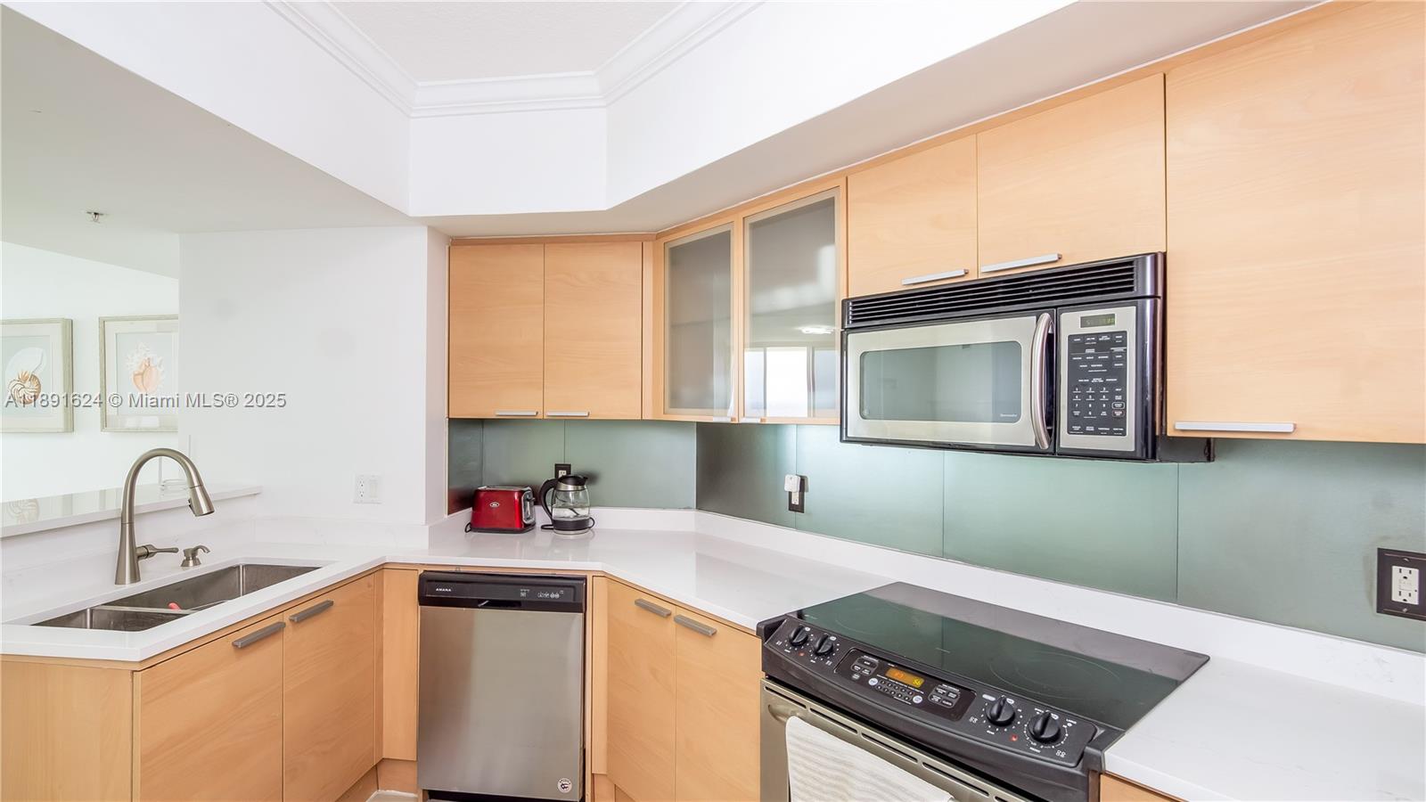 LA PERLA CONDO - Residential
