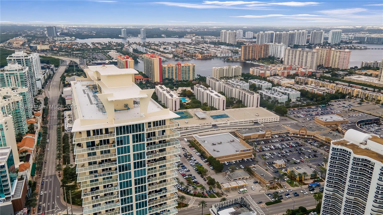 LA PERLA CONDO - Residential