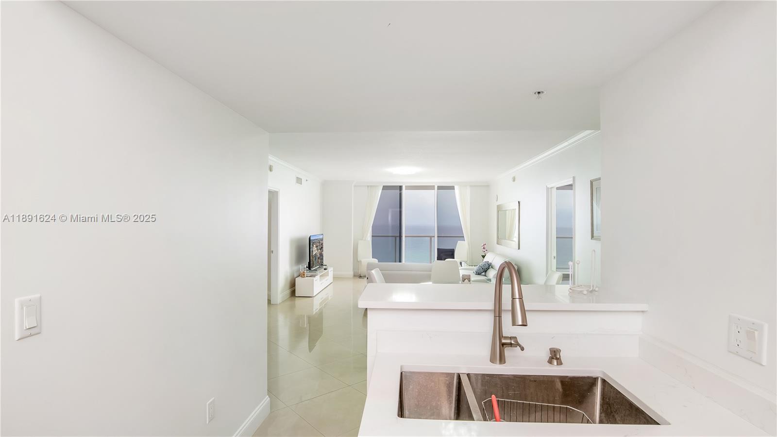 LA PERLA CONDO - Residential