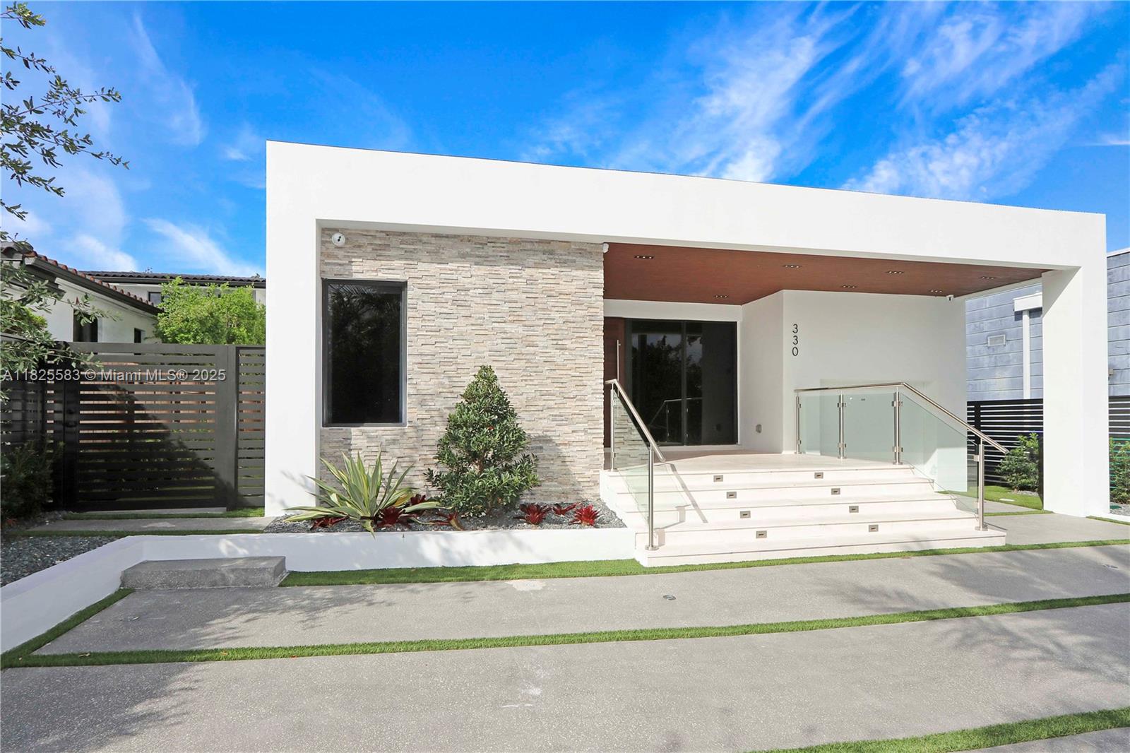 330 SW 19th Rd 0