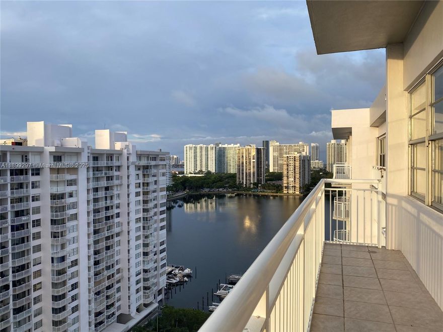 Spacious two-bedroom penthouse. Del Prado offers two swimming pools, tennis courts, a BBQ area, a fully equipped gym, sauna, game room, library, on-site restaurant, beauty salon, and a marina.
LOCATION! Right next to Fresh Market, coffee shops, Chase Bank, Office Depot, and many popular restaurants and stores. Only 5 minutes from Aventura Mall and 10 minutes from the Sunny Isles beaches.