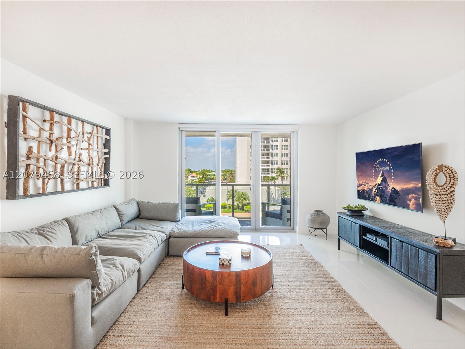 5701 Collins Ave 307