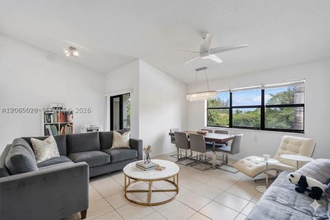 Photo of 610 S Park Rd #35-1, Hollywood, FL 33021 (MLS # A12065028)